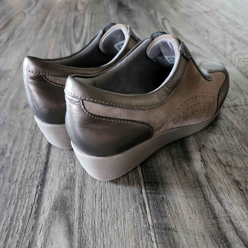 CLARKS Brown Suede Elastic Strap Oxfords Wedge Heel Walking Shoes Sneakers Sz 7 - Picture 4 of 7